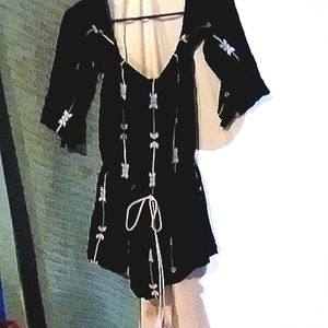 Black and white M long sleeve romper